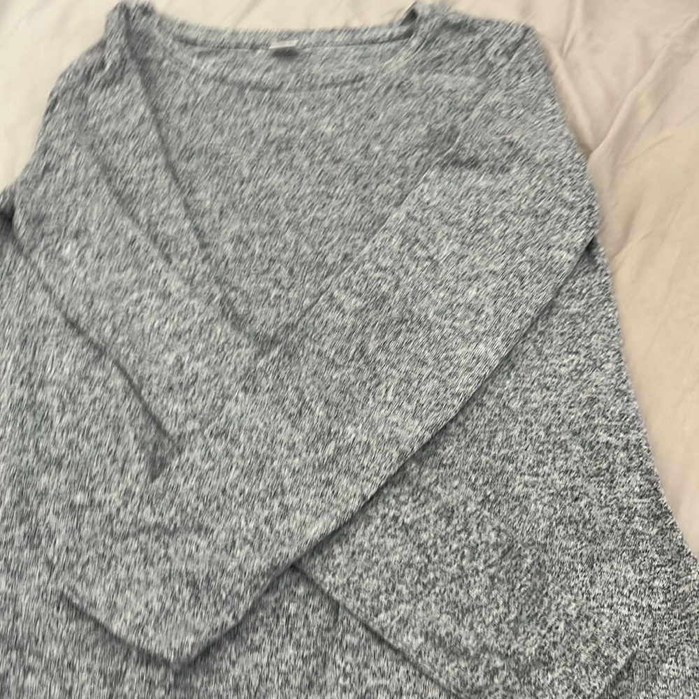 SET OF 2 🩶 old navy insanely soft long sleeve knit top